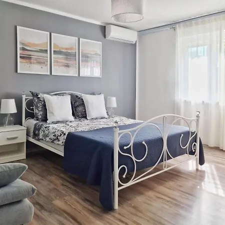 Levante - 500m Amphitheatre - Free Parking Apartman