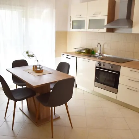 Levante - 500m Amphitheatre - Free Parking Apartment Pula